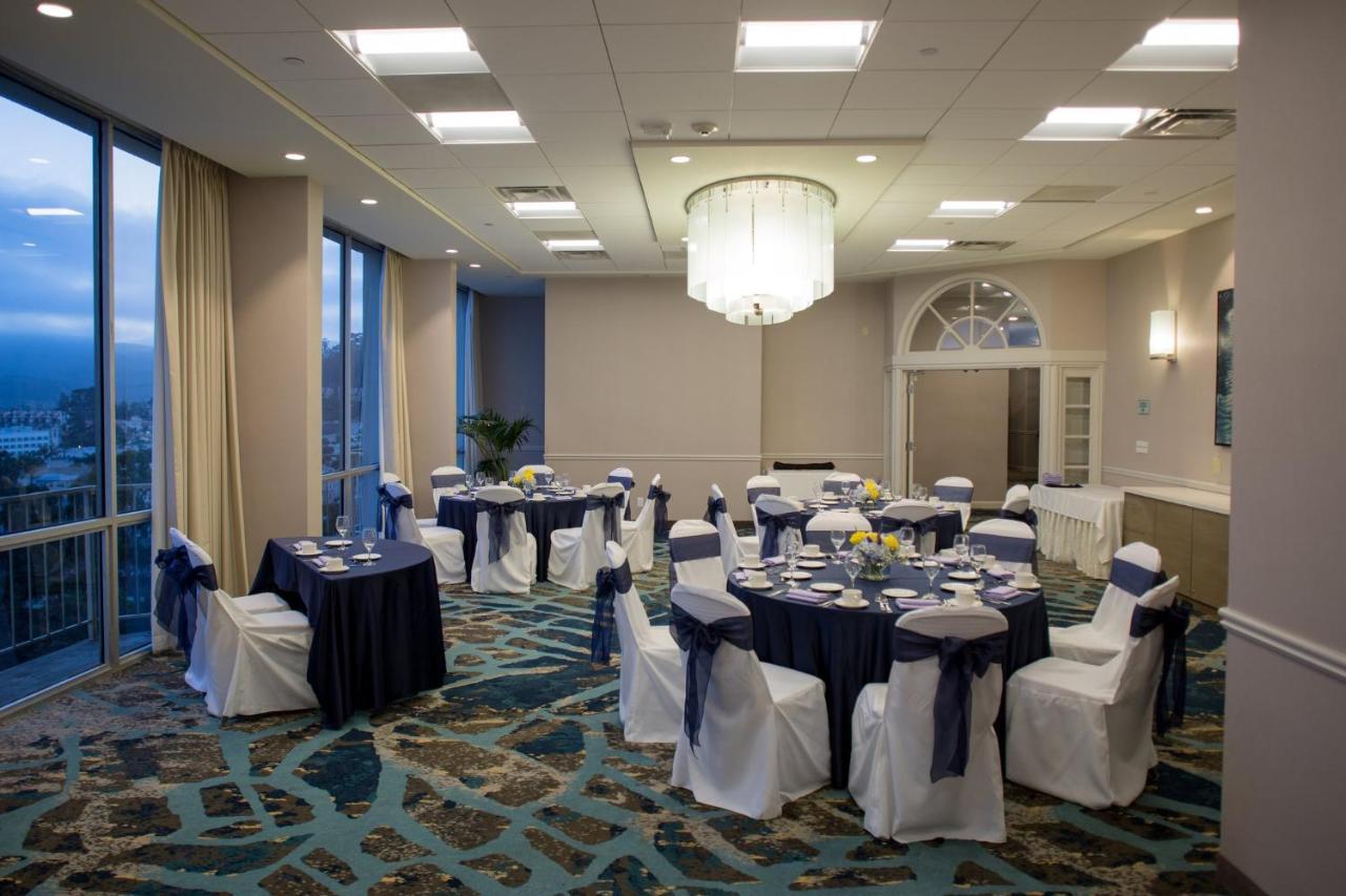 Crowne Plaza Ventura Beach By Ihg Esterno foto