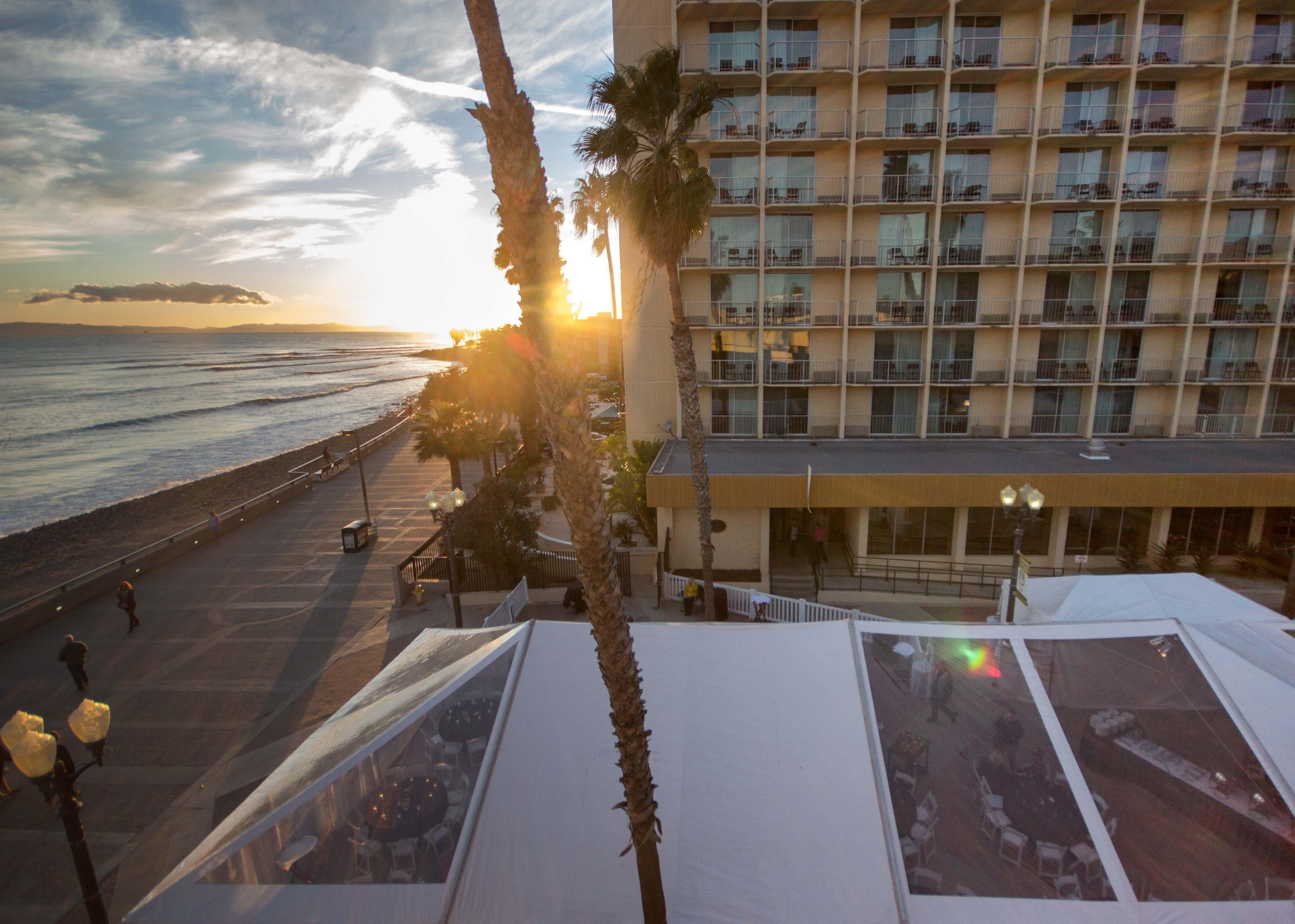 Crowne Plaza Ventura Beach By Ihg Esterno foto