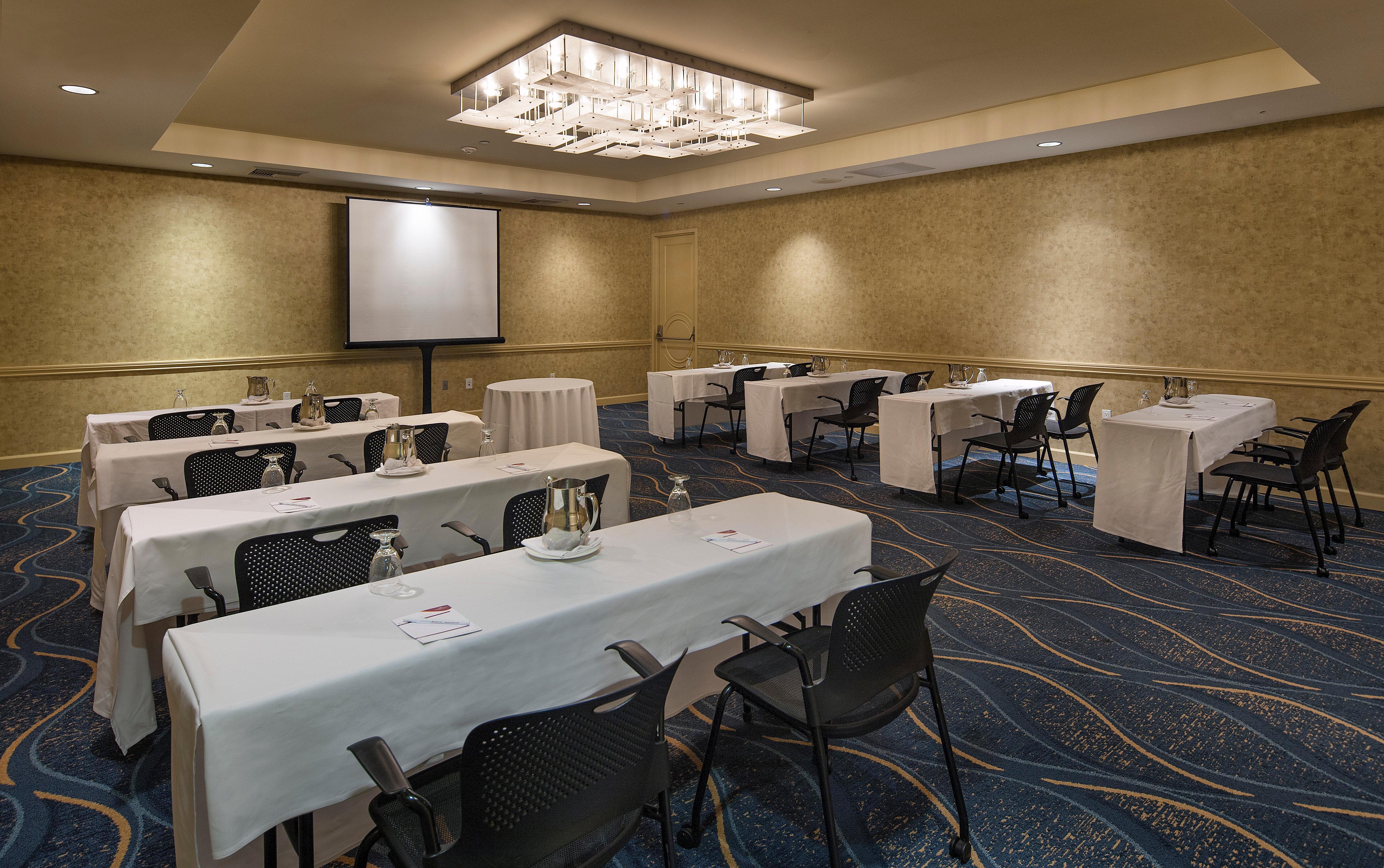 Crowne Plaza Ventura Beach By Ihg Esterno foto
