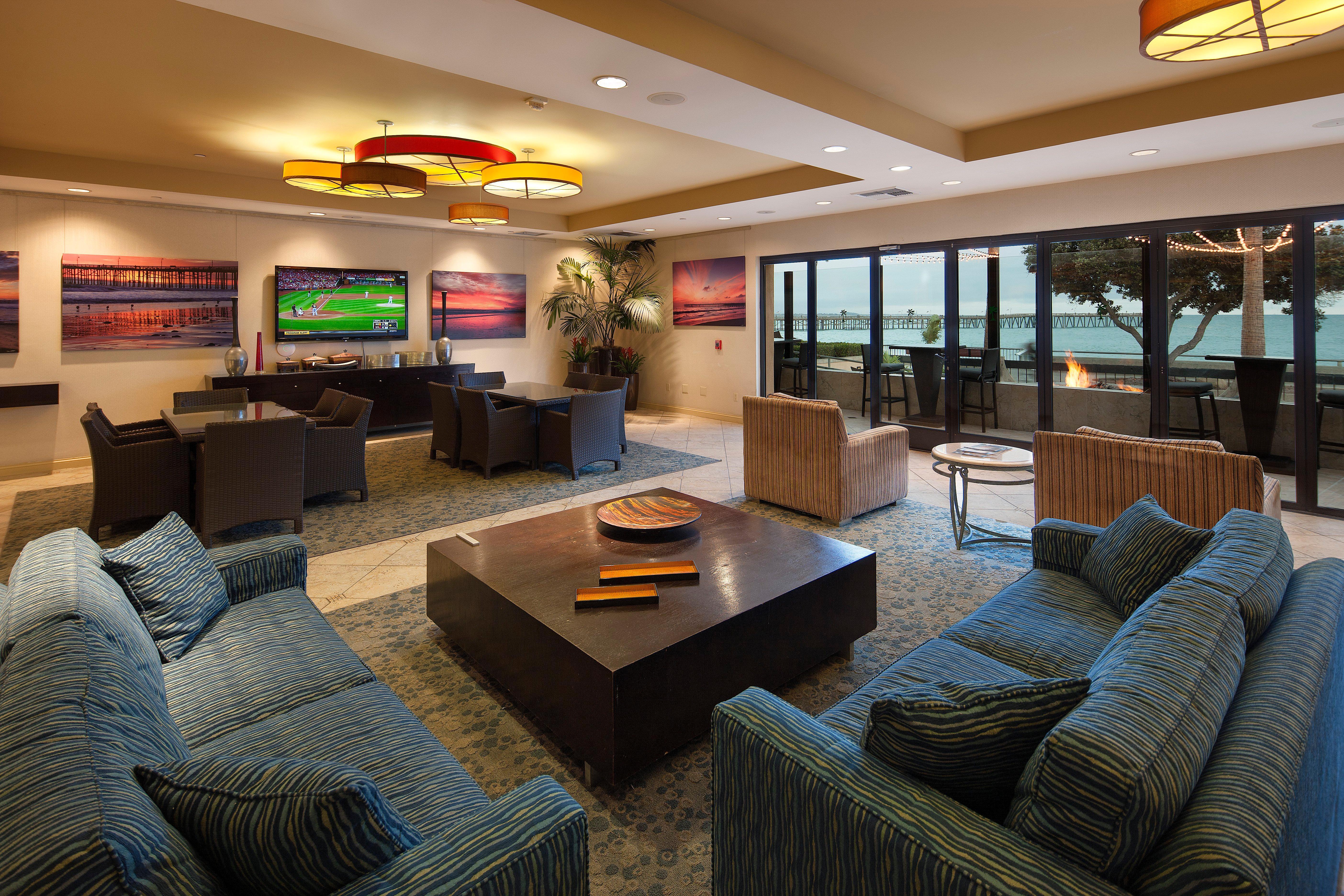 Crowne Plaza Ventura Beach By Ihg Esterno foto
