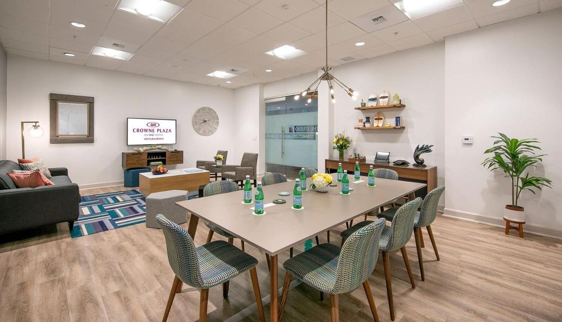 Crowne Plaza Ventura Beach By Ihg Esterno foto
