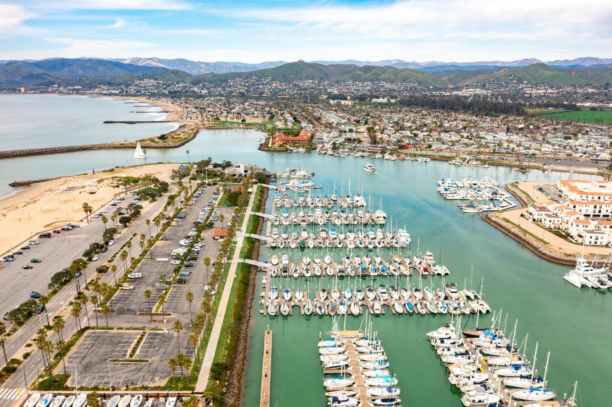 Crowne Plaza Ventura Beach By Ihg Esterno foto